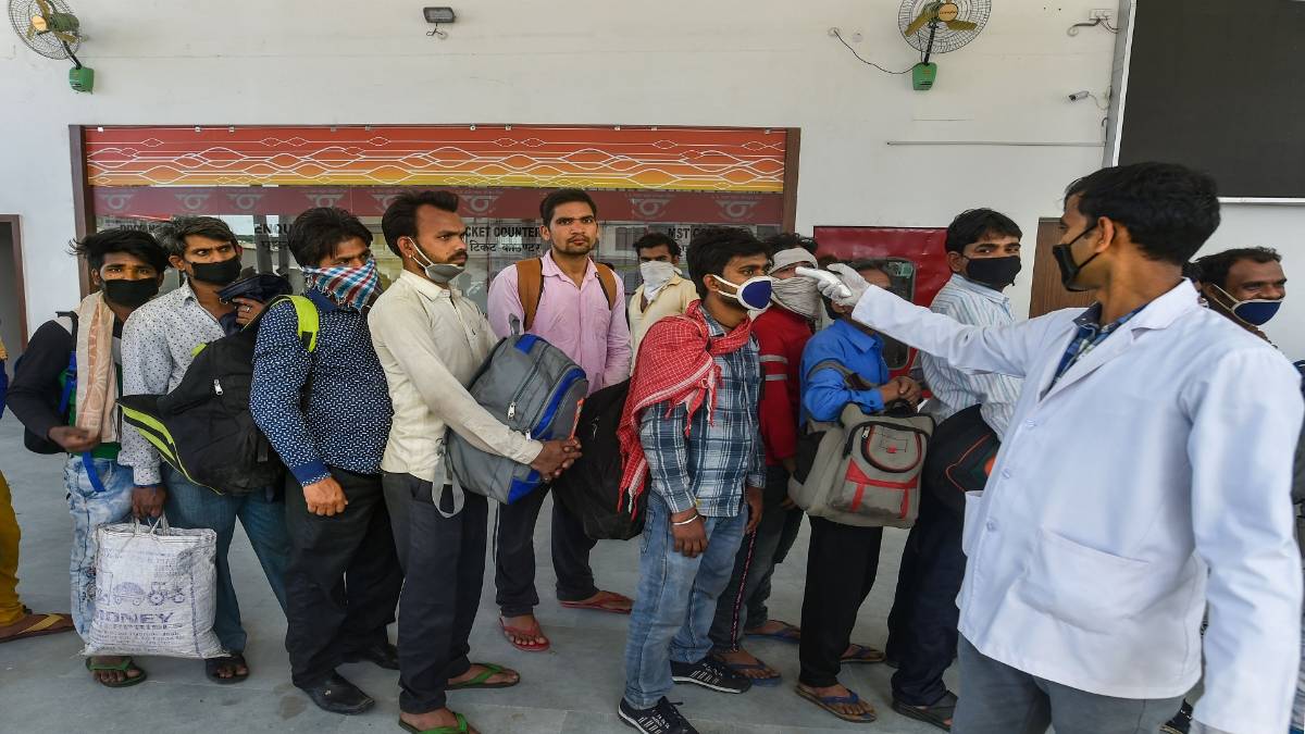 पलायन को लेकर केंद्र सरकार उठाए कदम (File-PTI)