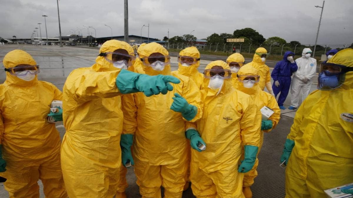 कोरोना महामारी के बीच मजदूरों पर संकट (File-PTI)