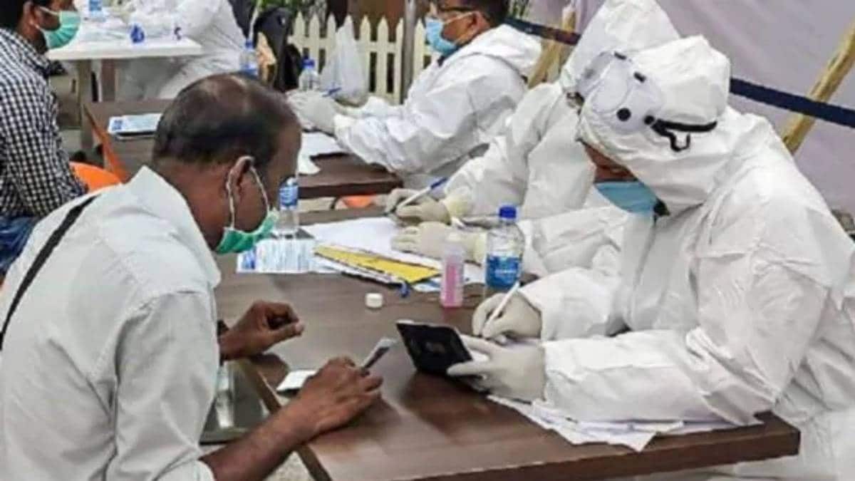 भारत में पिछले 24 घंटों में कोरोना के 75 नए केस सामने आए (File-PTI)