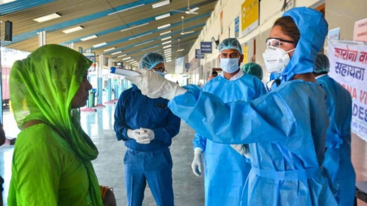 कोरोना के मरीजों की संख्या में हर रोज इजाफा हो रहा है (File-PTI)