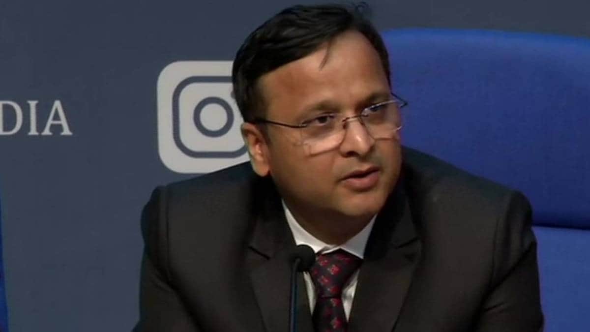 देश में कोरोना का कहर जारी (File-ANI)