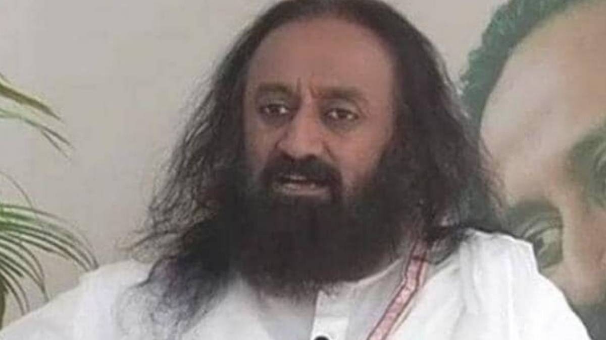 शांति का संदेश लेकर आए श्री श्री रविशंकर