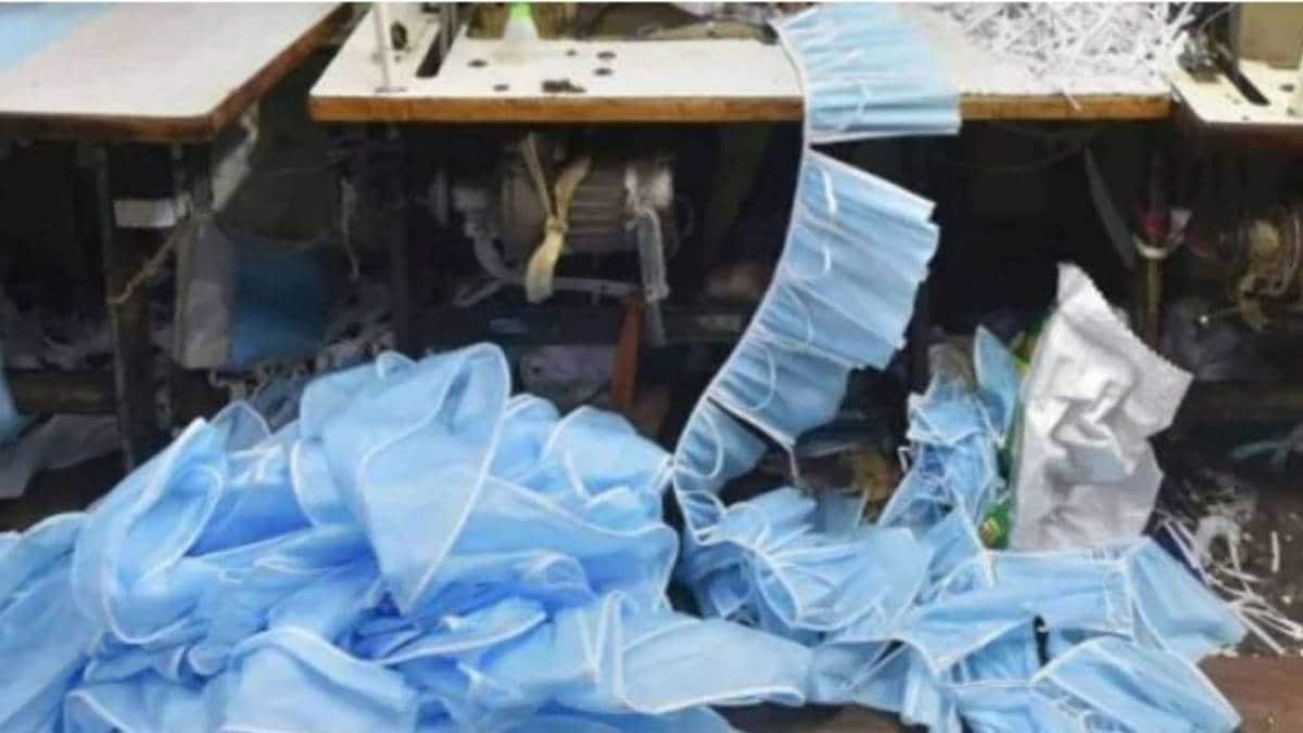 मास्क की कालाबाजारी पर पर्दाफाश
