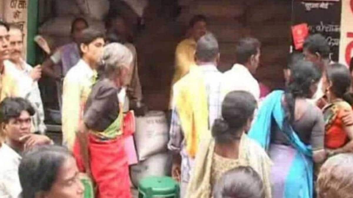 राशन डीलर को दिल्ली सरकार के आदेश