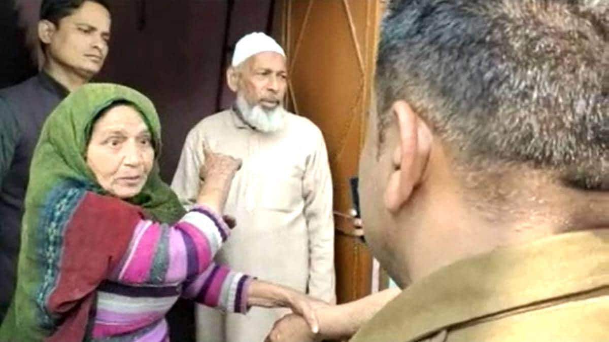 CAA पर पति-पत्नी की लड़ाई