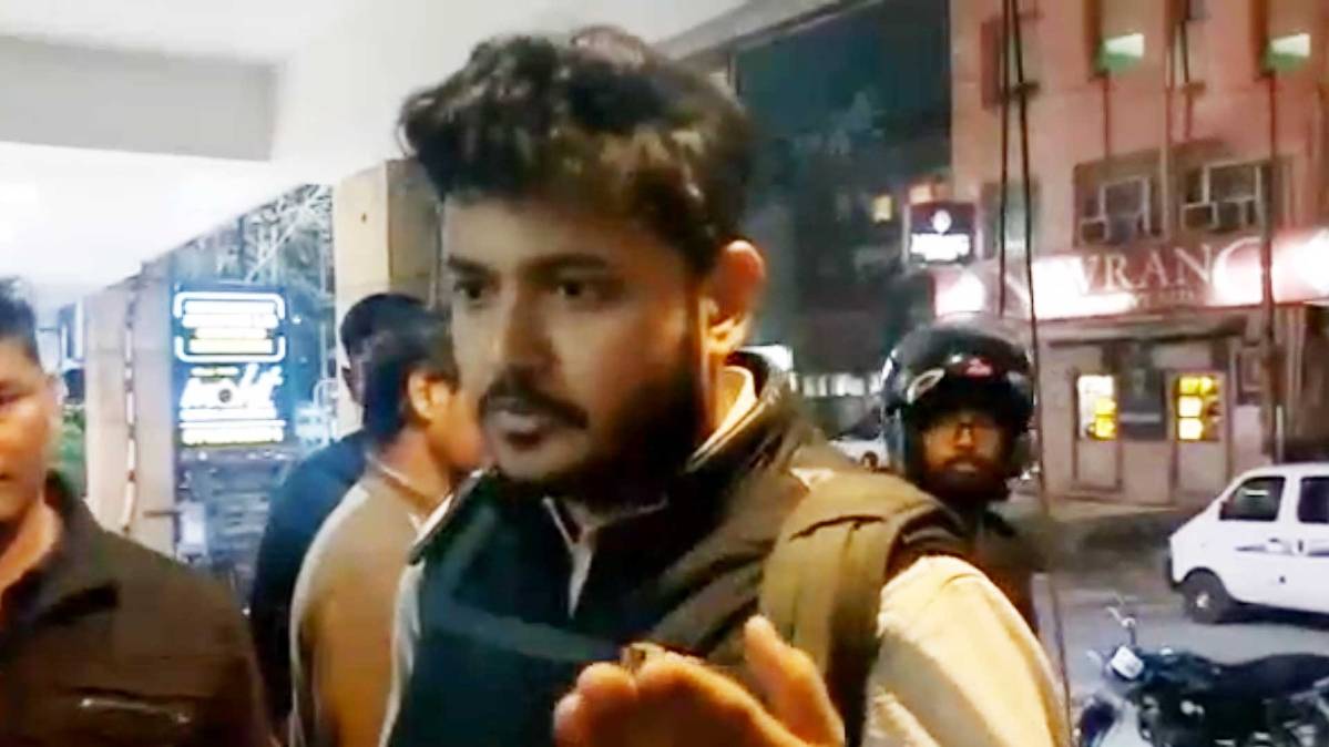 येस बैंक के ग्राहकों से बातचीत