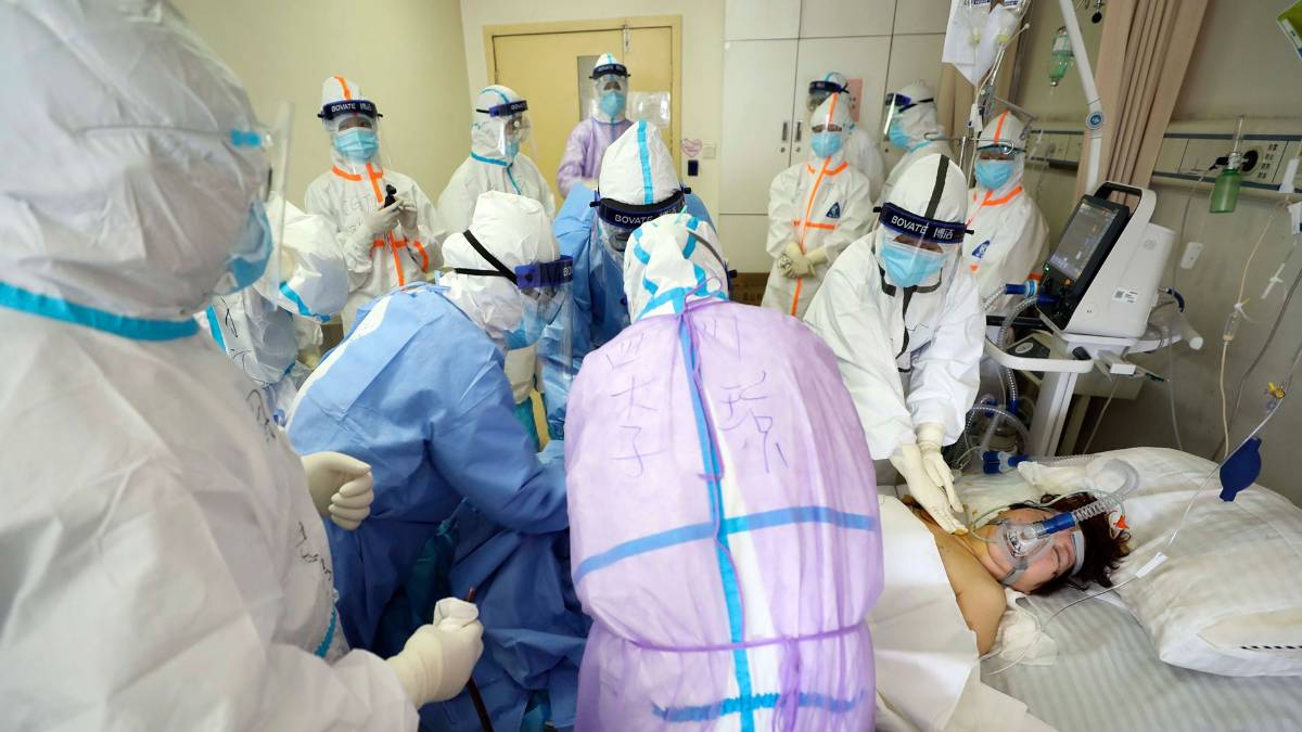 कोरोना का शिकार हुई दुनिया (फोटो-पीटीआई)