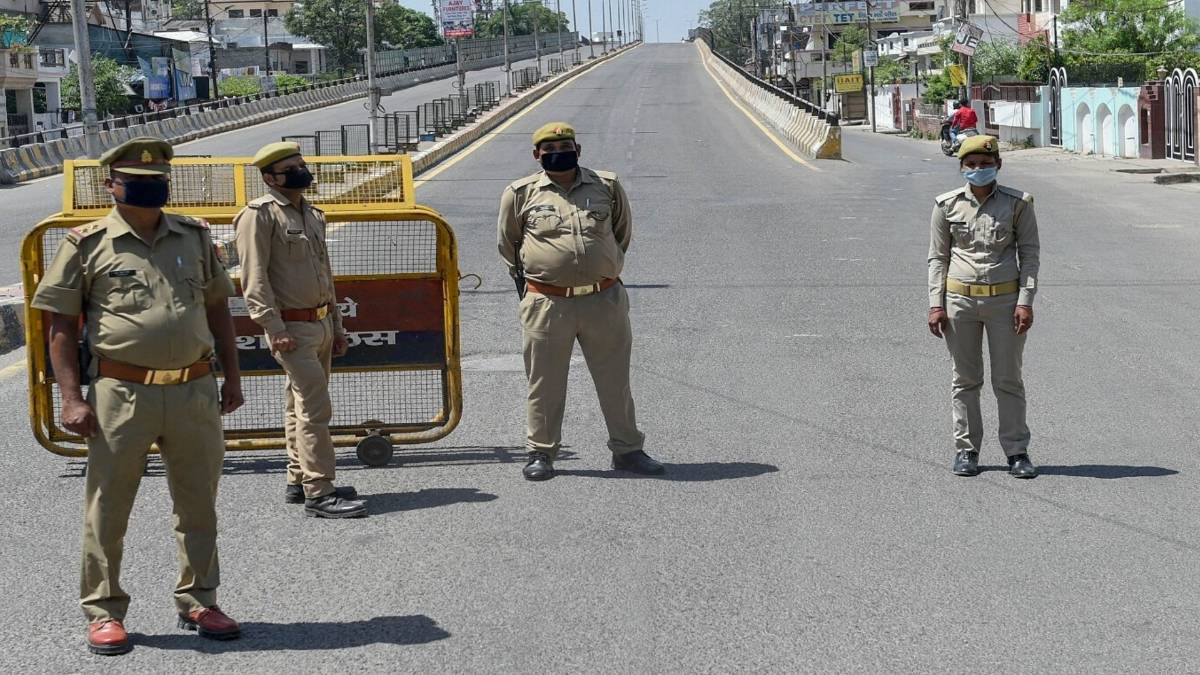 कई शहर कोरोना के एपीसेंटर बने (File-PTI)