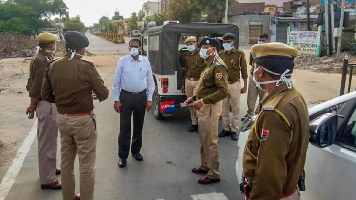 कोरोना वॉरियर्स पर हमले जारी (File-PTI)