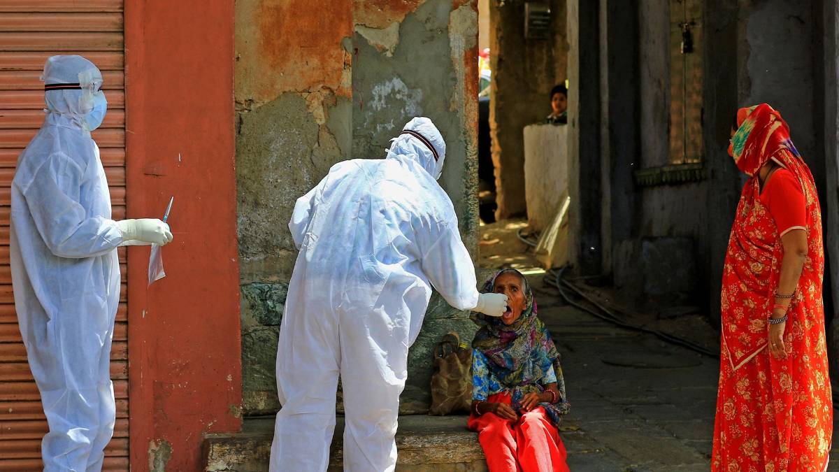 देश में कोरोना के मामलों में लगातार बढ़ोतरी (फोटो-PTI)