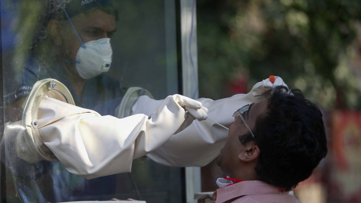 देश में कोरोना के मामलों में लगातार बढ़ोतरी (फोटो-PTI)