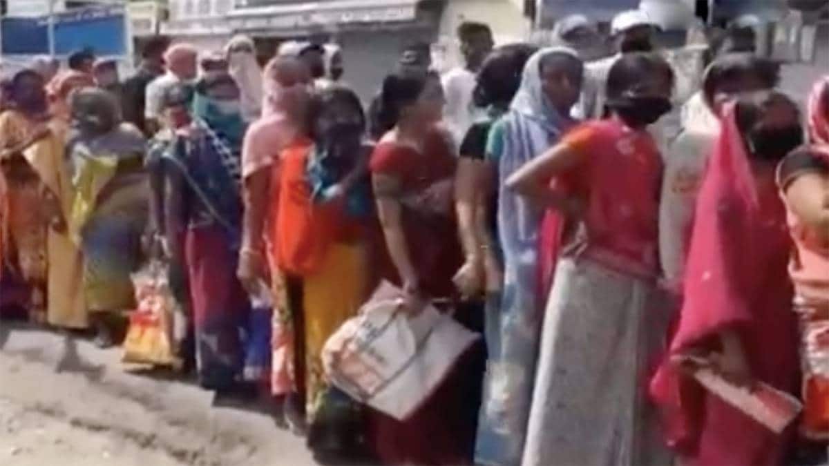 लॉकडाउन की धज्जियां