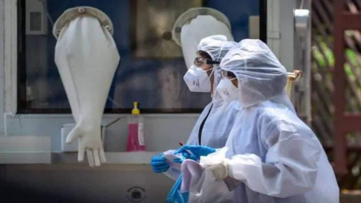 महाराष्ट्र में 10 हजार लोग कोरोना से बीमार (फाइल फोटो-PTI)