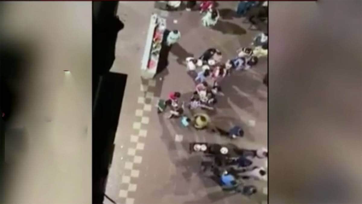 लॉकडाउन के बीच पार्टी