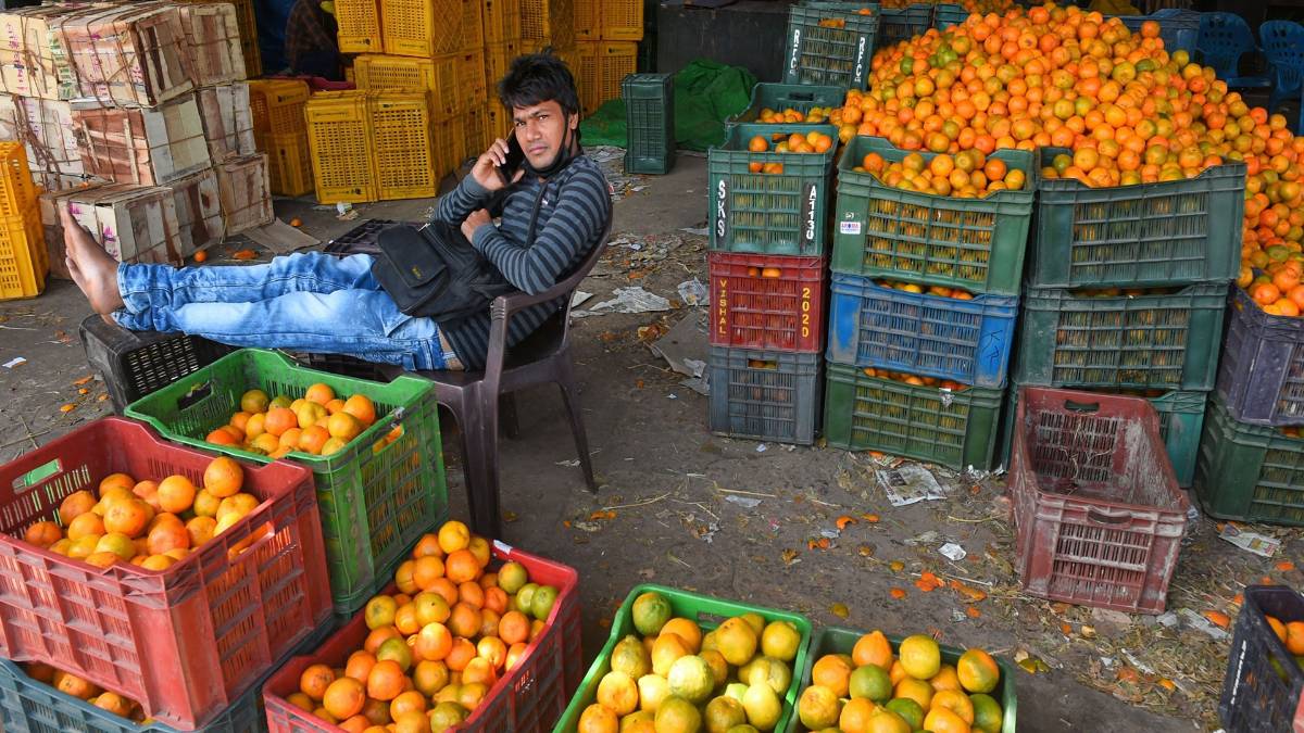 सब्जी-फलों की दाम बढ़ने के आसार (Photo-PTI)