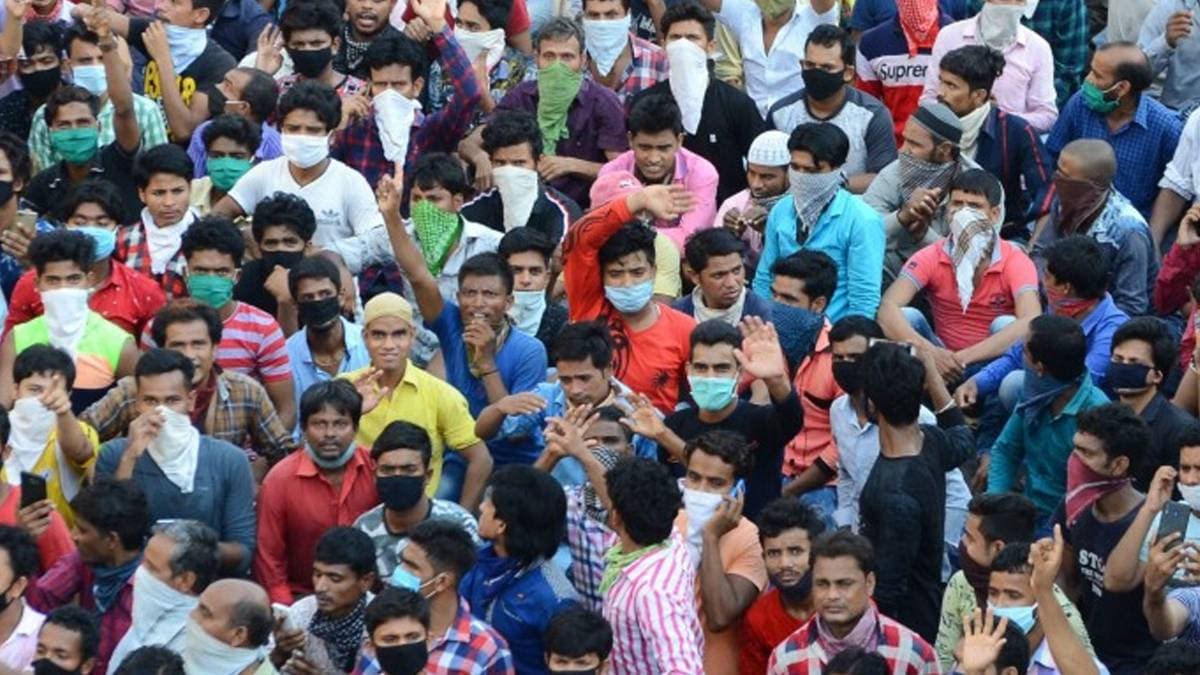 FIR filed in crowd gathering near Bandra railway Station (Image credit: PTI)