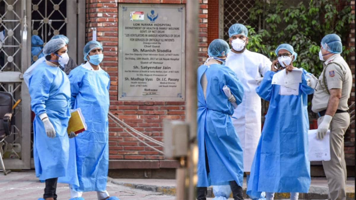 दिल्ली में कोरोना के मामलों में लगातार बढ़ोतरी (फोटो-PTI)