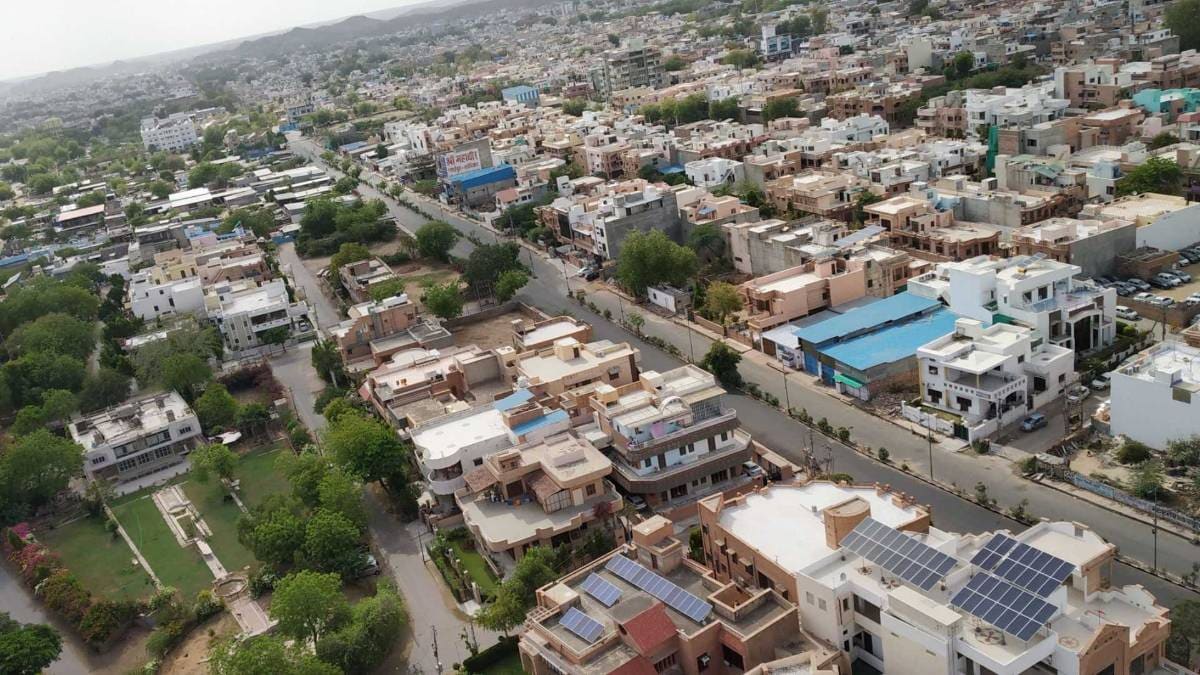 लॉकडाउन के दौरान शहर का ड्रोन शॉट