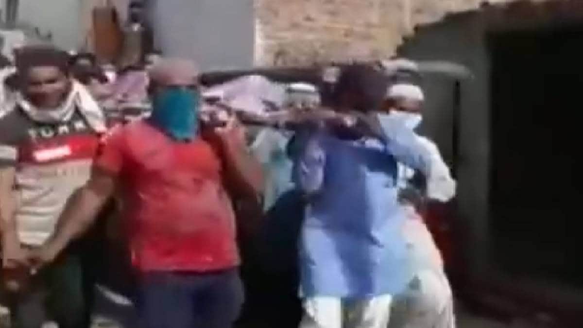 कोरोना की जंग के बीच भाईचारे की मिसाल