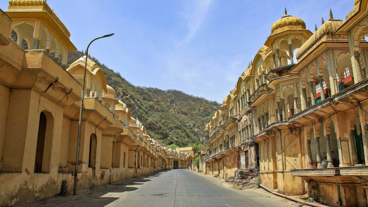 लॉकडाउन के दौरान बंद पड़े शहर