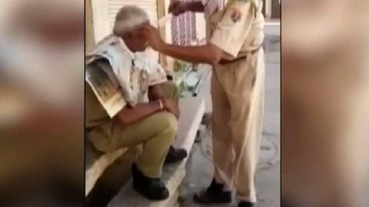 कोरोना के खिलाफ जारी है पुलिस वालों की जंग