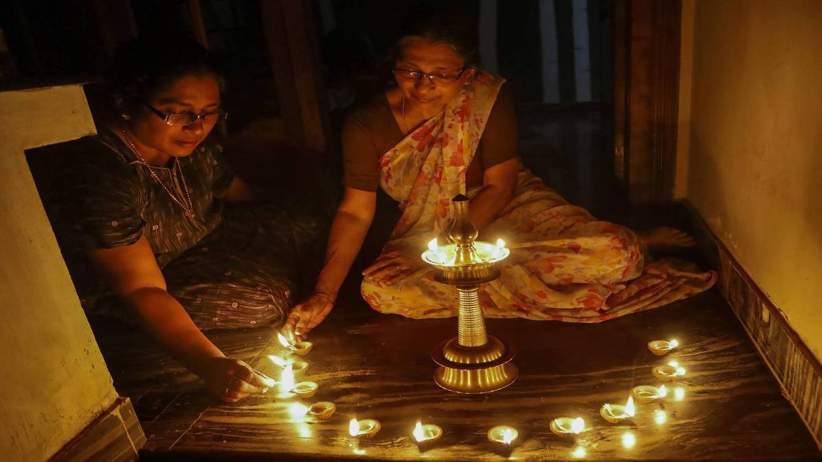 पीएम मोदी ने देश से किया दिया, मोमबत्ती जलाने का आह्वान