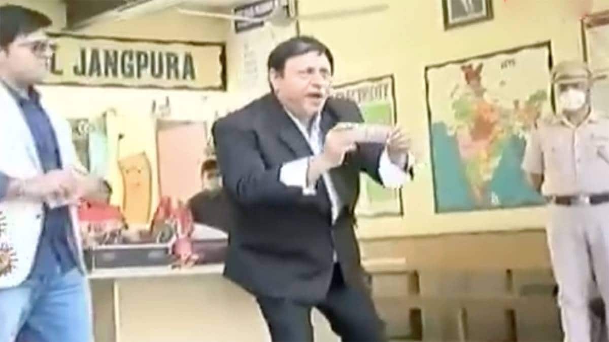 दिल्ली पुलिस ने करवाया मैजिक शो