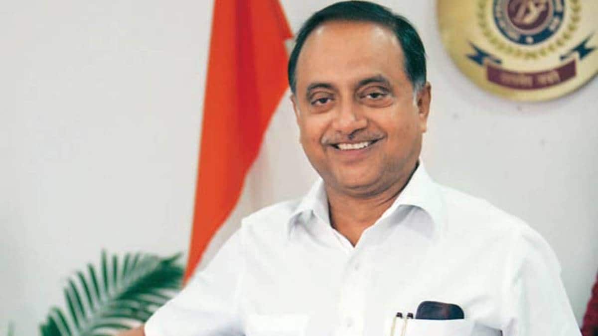 पूर्व CP से बातचीत