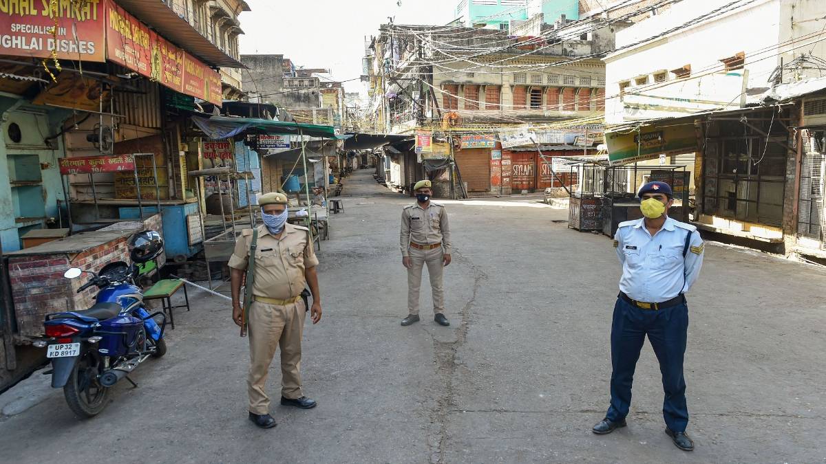 कोरोना की वजह से शब-ए-बारात की रौनक हुई धुंधली (File-PTI)