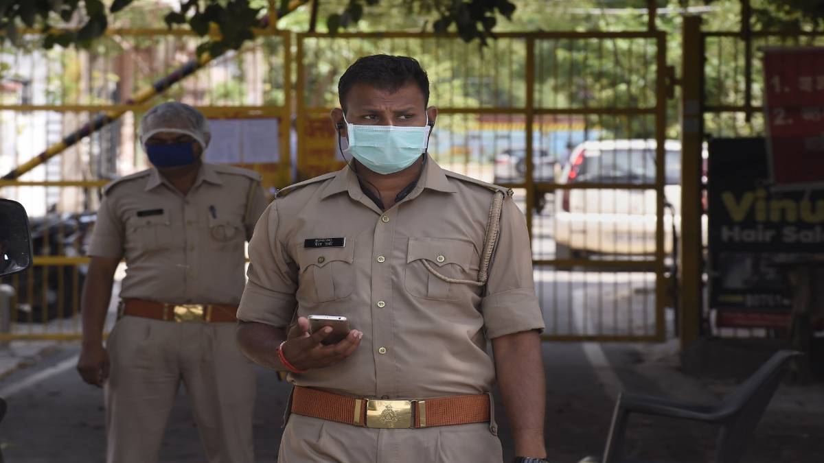 कोरोना की वजह से देशभर में कई जगह सील किए गए (File-PTI)