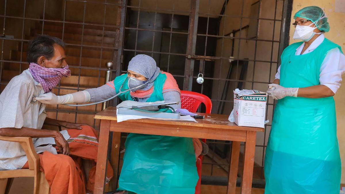 आईआईटी कानपुर ने बनाया मास्क (File-PTI)