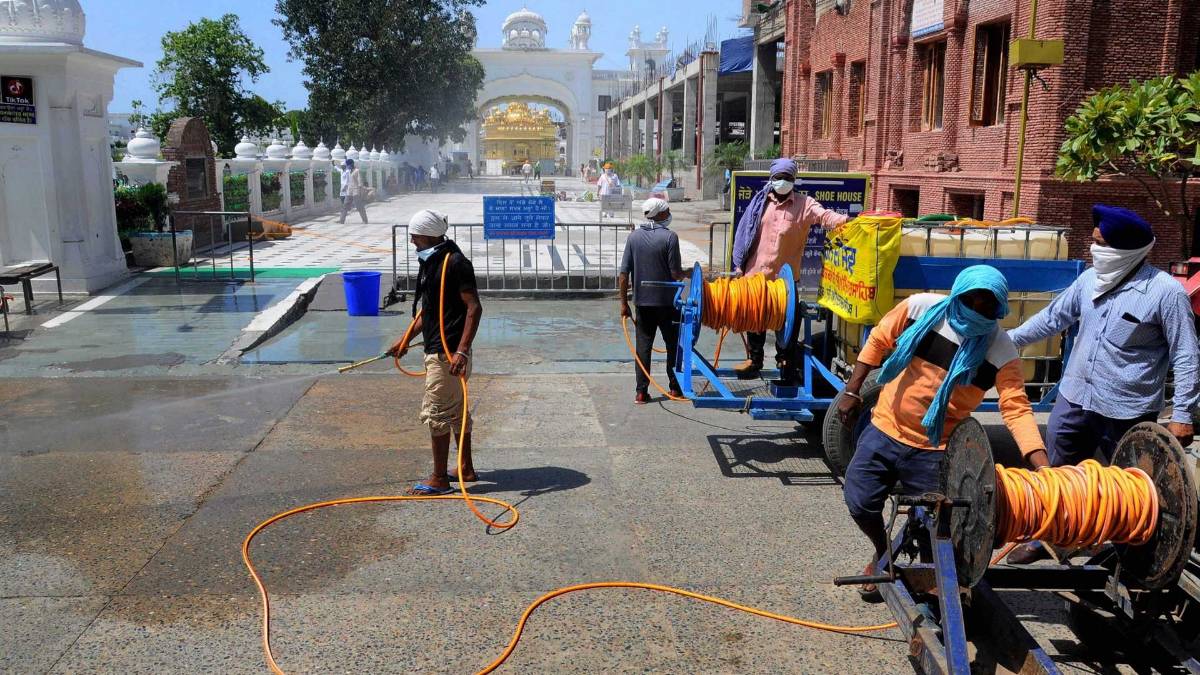 कोरोना से लड़ाई में भारत को पूरे नंबर