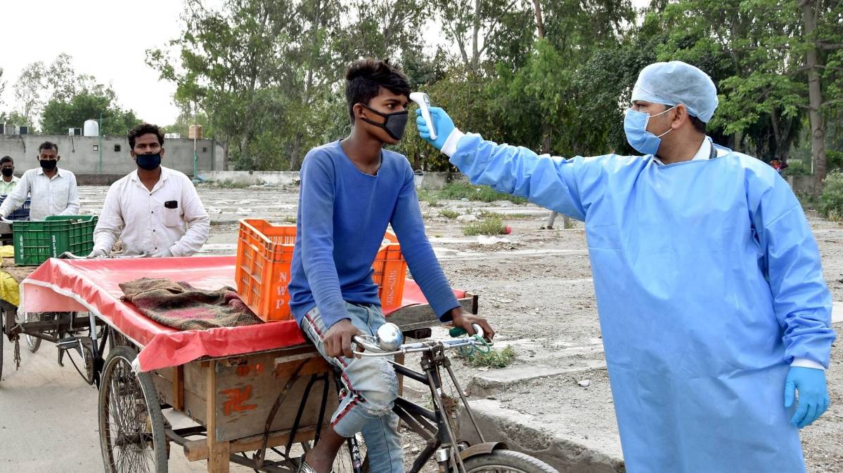 हॉटस्पॉट जोन में स्क्रीनिंग बढ़ेगी  (File-PTI)