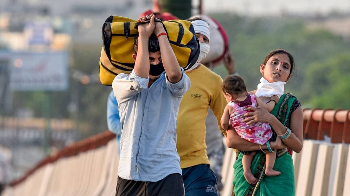 मजदूर ने लगाई दिल्ली सरकार से घर भेजने की गुहार (File-PTI)