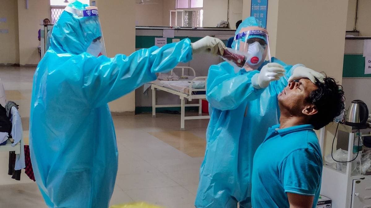 देश में कोरोना की रफ्तार तेज हुई (File-PTI)