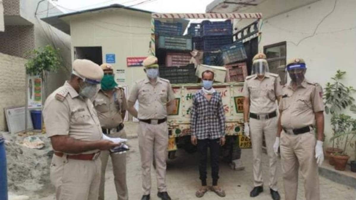 ट्रक में शराब की तस्करी को दिल्ली पुलिस ने पकड़ा (File- Aaj Tak)