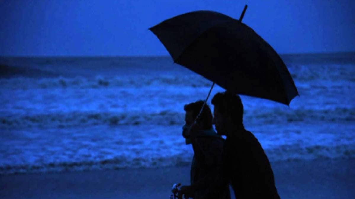 अम्फान का खतरा