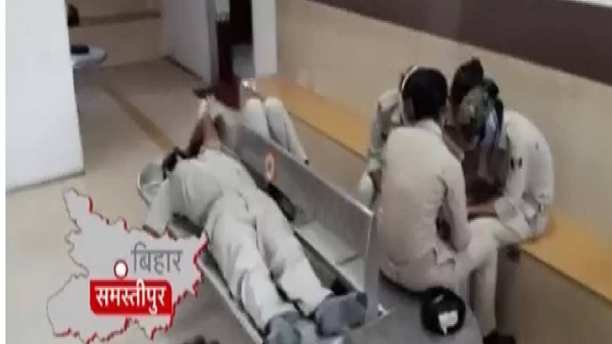 कोरोना काल में लापरवाही की तस्वीरें