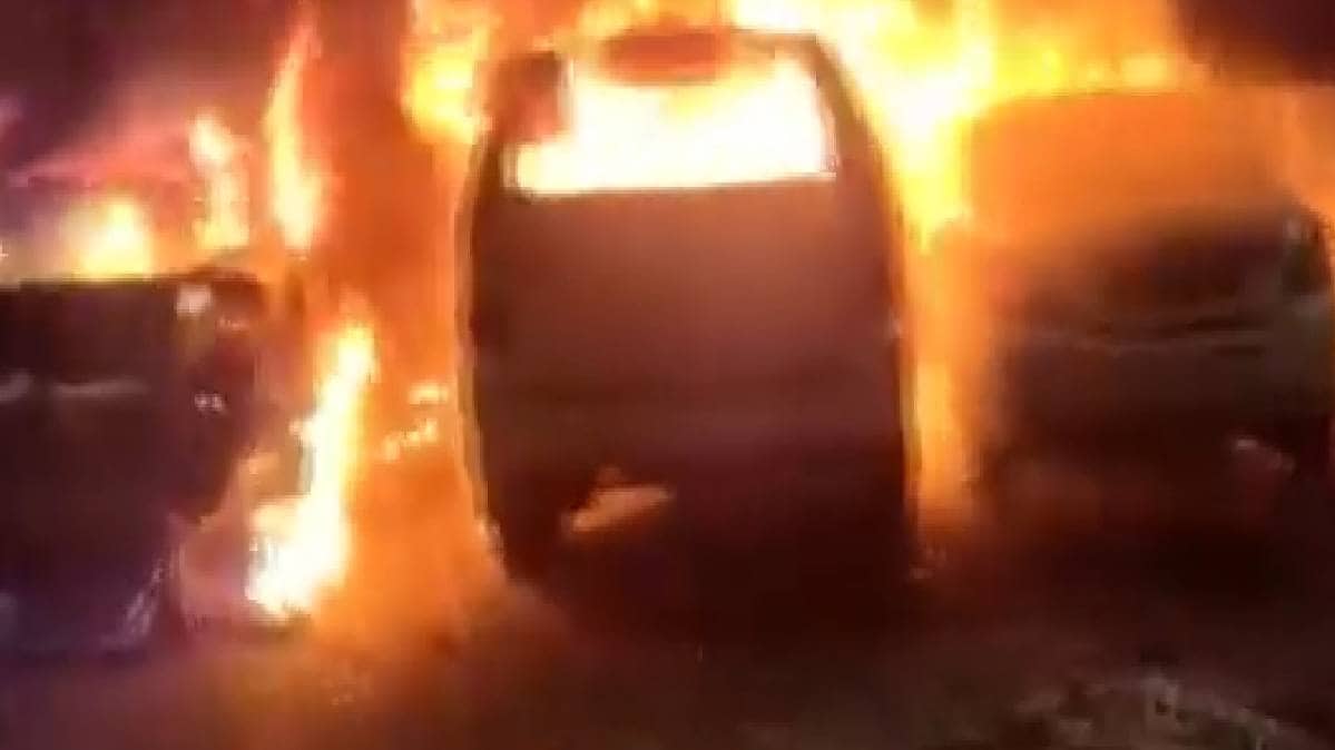 कार में आग