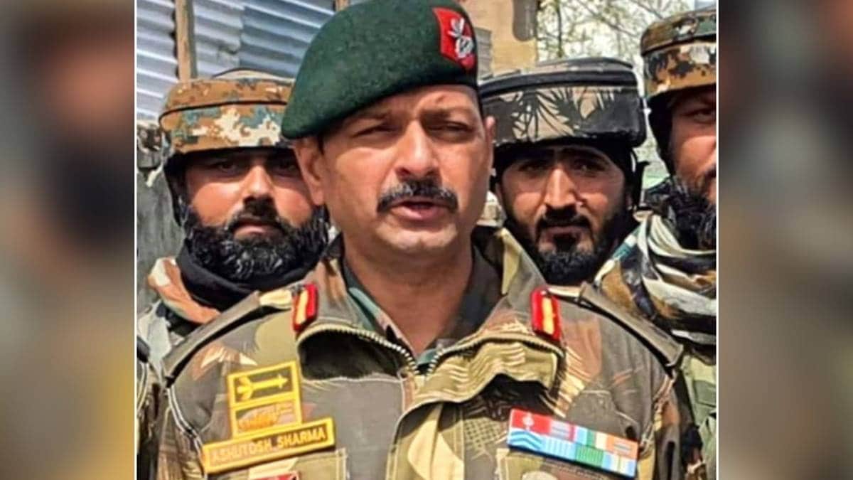 हंदवाड़ा एनकाउंटर में शहीद हुए कर्नल आशुतोष