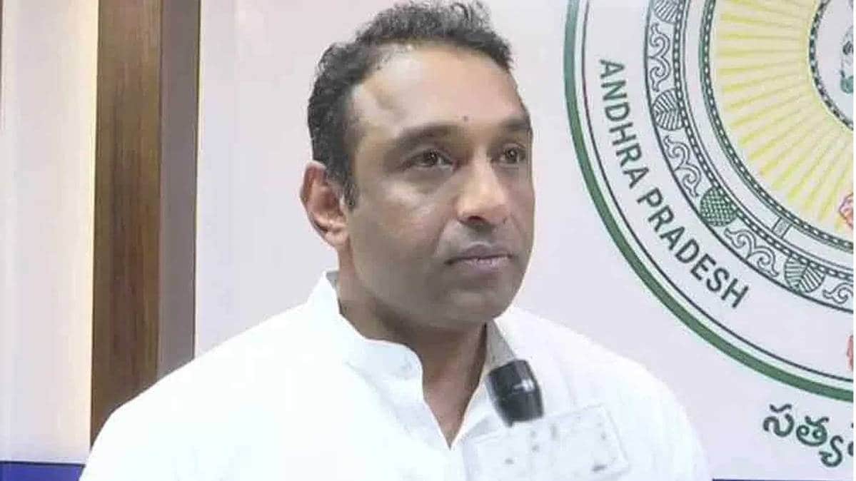 आंध्र प्रदेश के उद्योग मंत्री गौतम रेड्डी