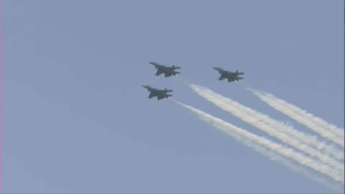 सेना के तीनों अंगों का कोरोना वॉरियर्स को सलाम