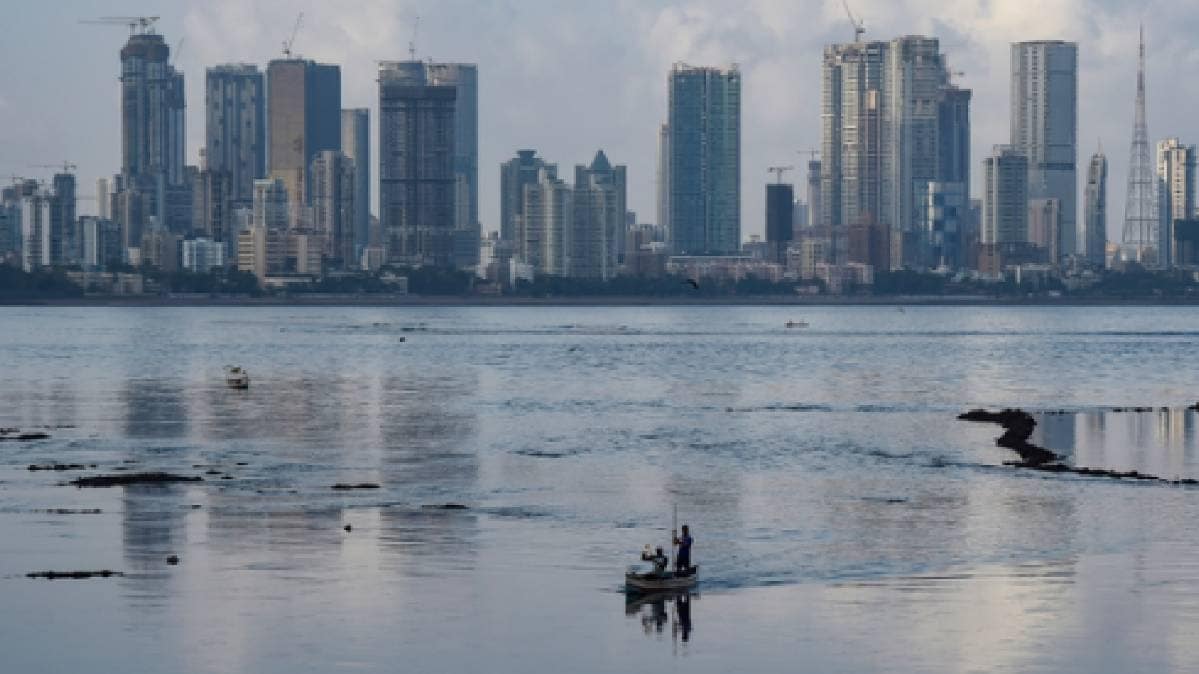 महाराष्ट्र की टेंशन बढ़ा रही मुंबई