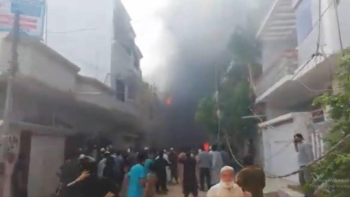 Pakistan PIA Airbus flight Lahore to Karachi with passengers crashed