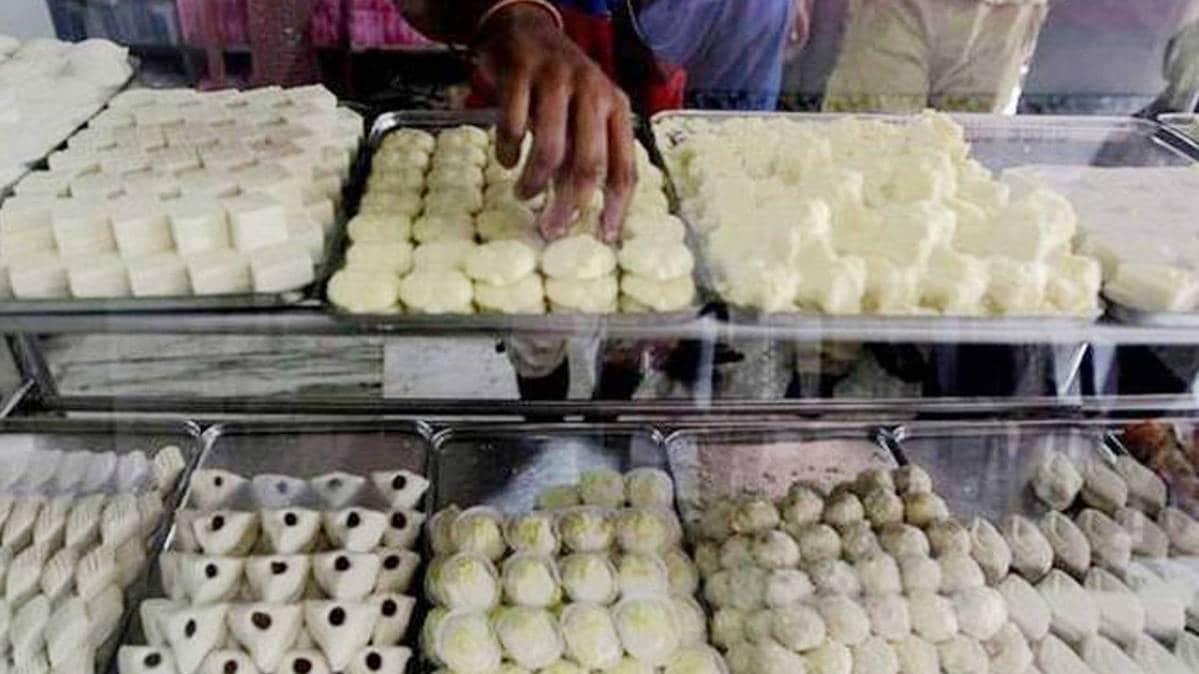 मिठाई की दुकानें खुलीं