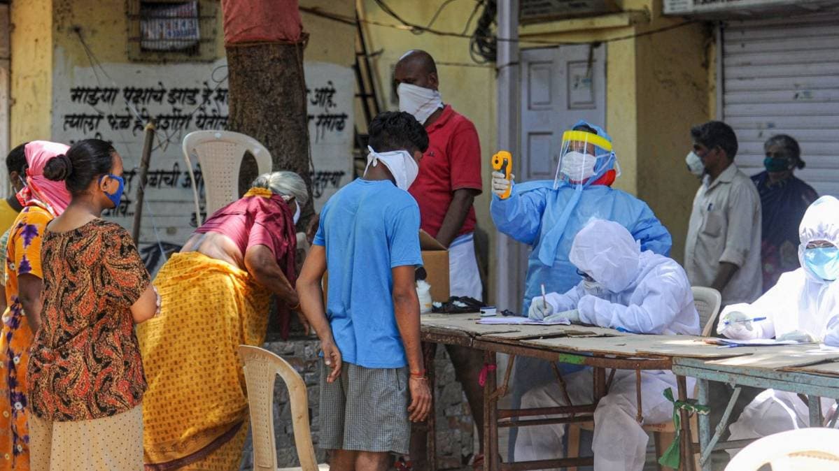 मुंबई में कोरोना वायरस से 28 हजार से ज्यादा लोग संक्रमित (File- PTI)