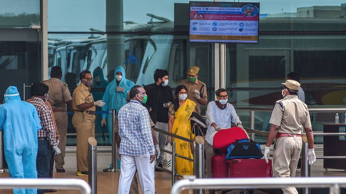 घरेलू हवाई सेवाओं की 25 मई से कुछ शर्तों के साथ होगी शुरुआत (File-PTI)