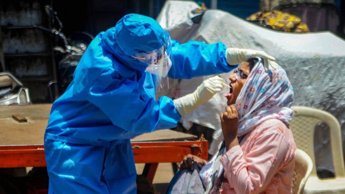 देशभर में कोरोना का कहर जारी (File-PTI)