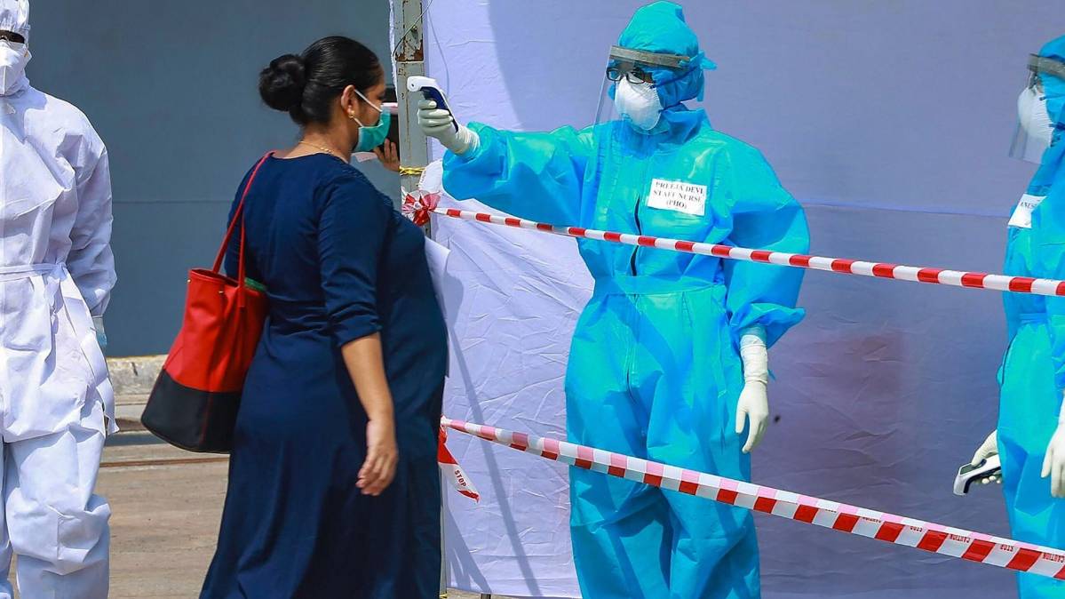 देशभर में कोरोना महामारी का कहर जारी (File-PTI)