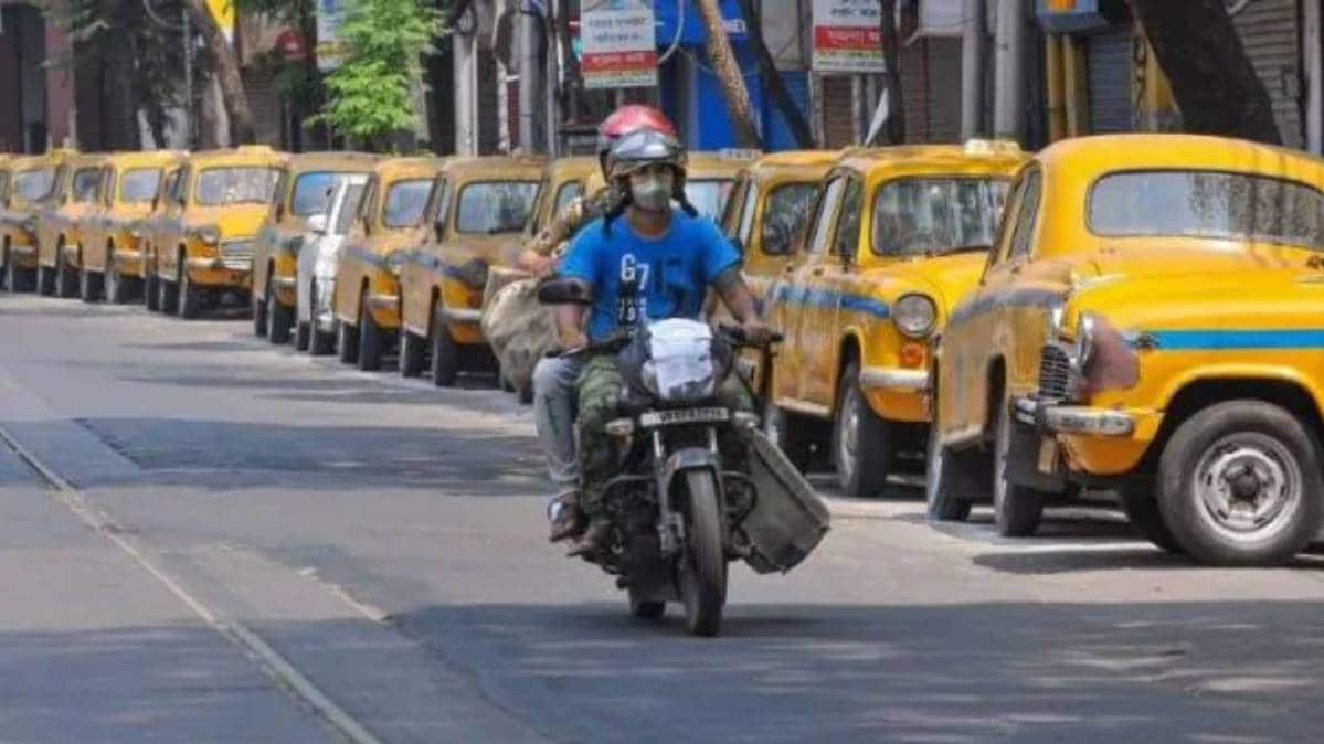 लॉकडाउन की अवधि बढ़ाई गई (फोटो: पीटीआई)